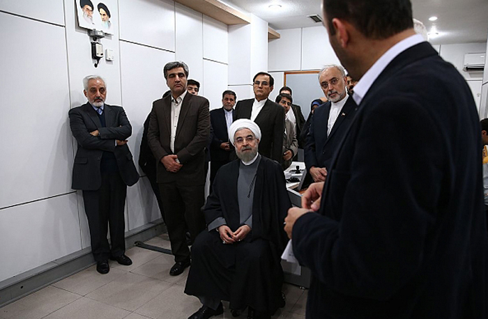 (تصاویر) روحانی در نیروگاه اتمی بوشهر (تصاویر) روحانی در نیروگاه اتمی بوشهر