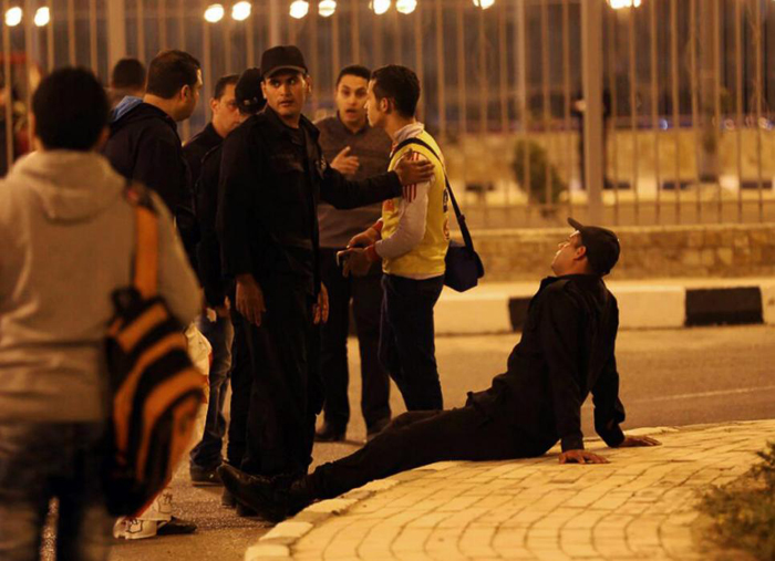 22نفر در مصر در جریان مسابقه فوتبال کشته شدند 22نفر در مصر در جریان مسابقه فوتبال کشته شدند