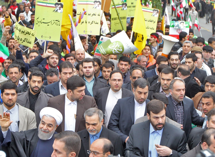 (تصاویر) حسن روحانی در راهپیمایی 22 بهمن (تصاویر) حسن روحانی در راهپیمایی 22 بهمن
