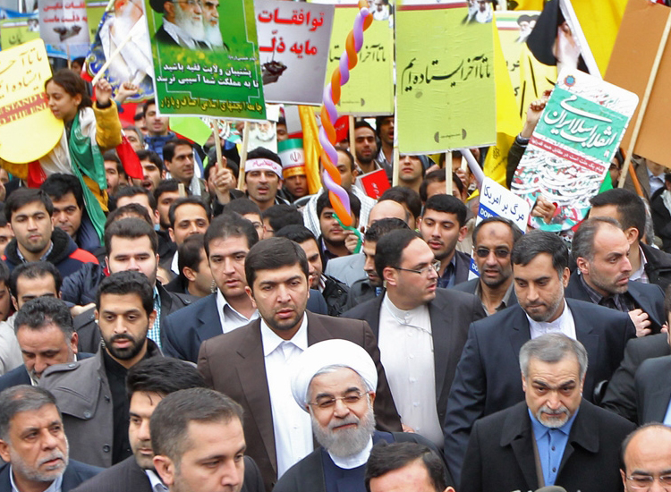 (تصاویر) حسن روحانی در راهپیمایی 22 بهمن (تصاویر) حسن روحانی در راهپیمایی 22 بهمن