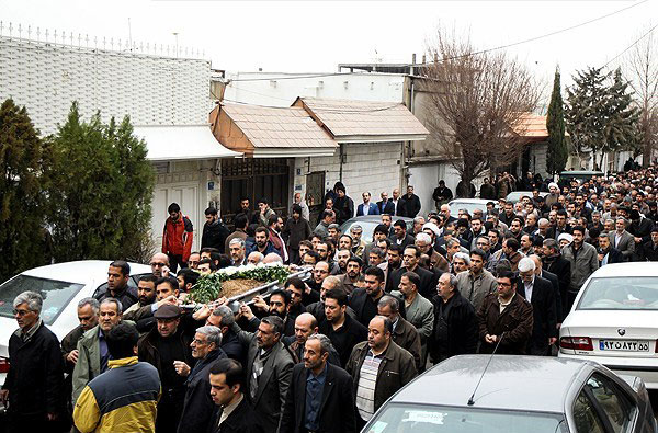 (تصاویر) برگزاری مراسم تشییع مادر احمدینژاد (تصاویر) برگزاری مراسم تشییع مادر احمدینژاد