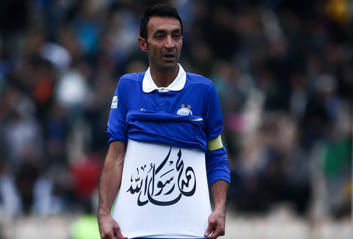 (تصاویر) رضا عنایتی در کمپین عشاق محمد(ص) (تصاویر) رضا عنایتی در کمپین عشاق محمد(ص)