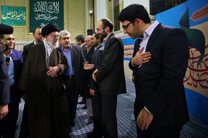 (تصاویر) بازدید رهبرانقلاب از دستاوردهای نانو (تصاویر) بازدید رهبرانقلاب از دستاوردهای نانو