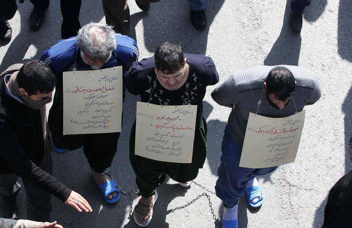 (تصاویر) گرداندن 3 شرور در مشهد (تصاویر) گرداندن 3 شرور در مشهد