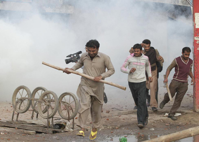 (تصاویر) بحران در پاکستان پس از حمله به کلیسا (تصاویر) بحران در پاکستان پس از حمله به کلیسا