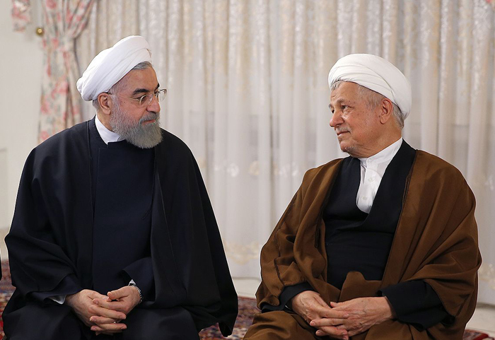 (تصاویر) مسئولان و مقامات در منزل روحانی (تصاویر) مسئولان و مقامات در منزل روحانی