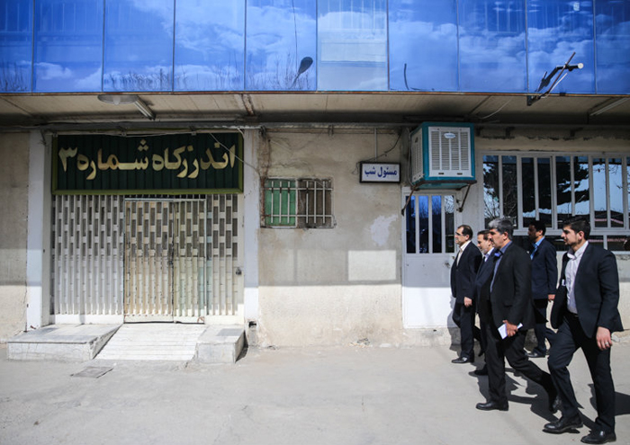 (تصاویر) بازدید وزیربهداشت از زندان قزلحصار (تصاویر) بازدید وزیربهداشت از زندان قزلحصار