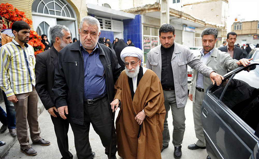 (تصاویر) تشییع پیکر همسر آیت‌الله جنتی