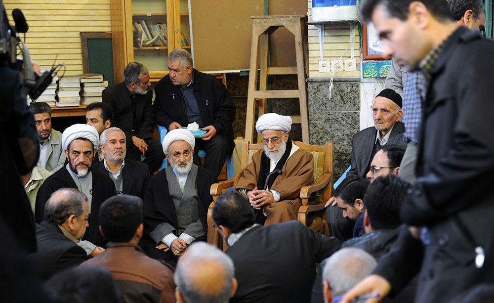 (تصاویر) تشییع پیکر همسر آیت‌الله جنتی