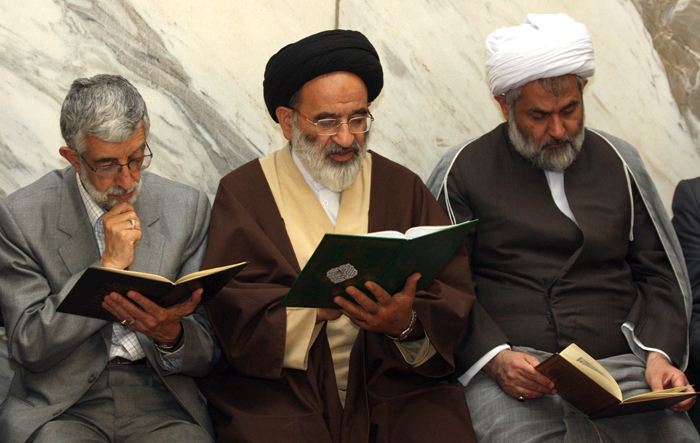 (تصاویر) مقامات در ختم والده ابوترابیفرد (تصاویر) مقامات در ختم والده ابوترابیفرد