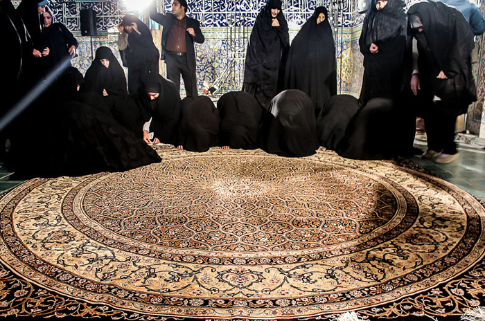 (تصاویر) رونمایی از فرش حرمحضرتزینب(س) (تصاویر) رونمایی از فرش حرمحضرتزینب(س)