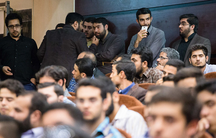 (تصاویر) سخنرانی علی مطهری در مشهد (تصاویر) سخنرانی علی مطهری در مشهد