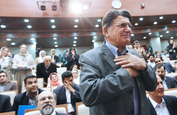 (تصاویر) شجریان در همایش دانشگاه آزاد (تصاویر) شجریان در همایش دانشگاه آزاد