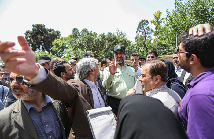 (تصاویر) بازسازی سرقت از صرافی فردوسی (تصاویر) بازسازی سرقت از صرافی فردوسی