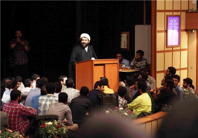(تصاویر) بازگشت شهاب مرادی با «کلاس مجردها» (تصاویر) بازگشت شهاب مرادی با «کلاس مجردها»