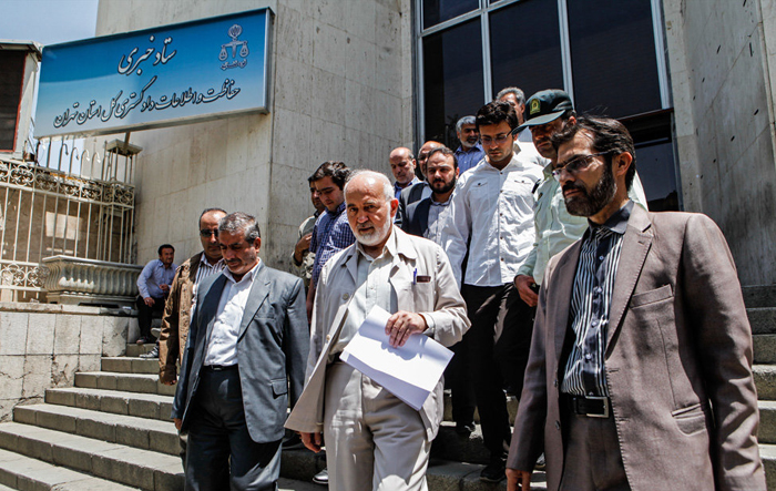 (تصاویر) توکلی در دادگاه تهران (تصاویر) توکلی در دادگاه تهران