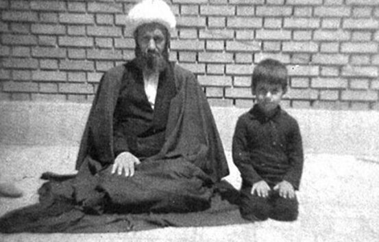 آیت اللهی که پایش در روغن زیتون سوزانده شد