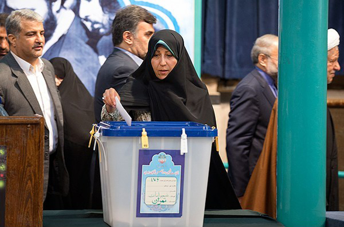 (تصاویر) مقامات و شخصیت ها پای صندوق رای (تصاویر) مقامات و شخصیت ها پای صندوق رای