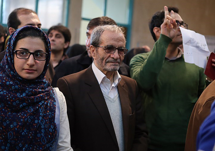 (تصاویر) مقامات و شخصیت ها پای صندوق رای (تصاویر) مقامات و شخصیت ها پای صندوق رای