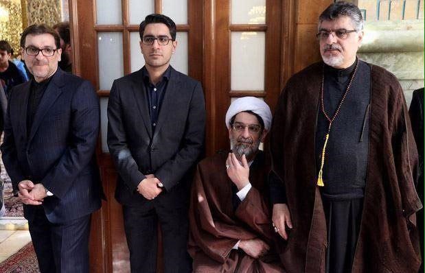 چهار پسر مرحوم آیت الله واعظ طبسی در یک عکس چهار پسر مرحوم آیت الله واعظ طبسی در یک عکس