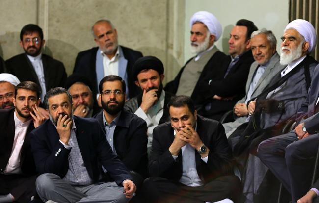 (تصاویر) دیدار مداحان با رهبر انقلاب (تصاویر) دیدار مداحان با رهبر انقلاب