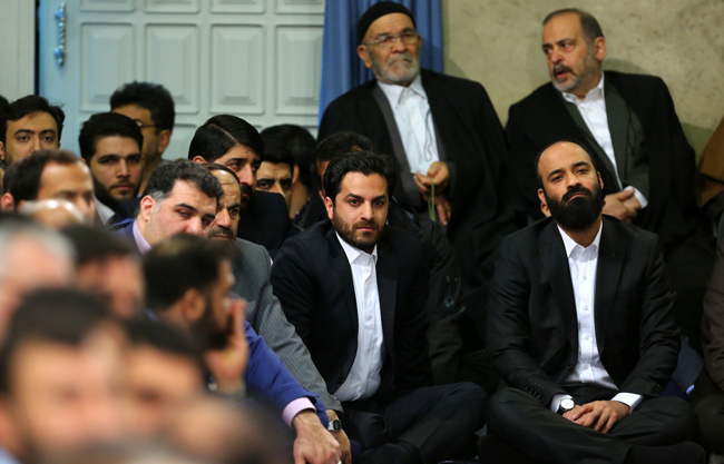 (تصاویر) دیدار مداحان با رهبر انقلاب (تصاویر) دیدار مداحان با رهبر انقلاب