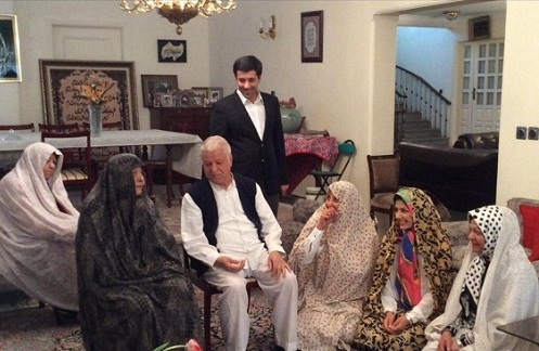 (تصویر) لحظه تحویل سال در منزل هاشمی (تصویر) لحظه تحویل سال در منزل هاشمی