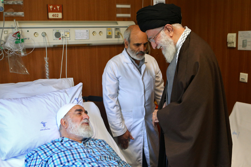 عیادت رهبر انقلاب از محمدی گلپایگانی عیادت رهبر انقلاب از محمدی گلپایگانی