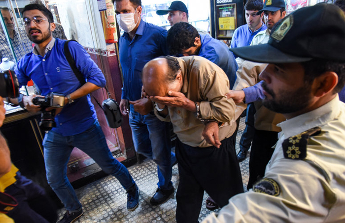 (تصاویر) بازسازی سرقت ساختگی از طلافروشی (تصاویر) بازسازی سرقت ساختگی از طلافروشی