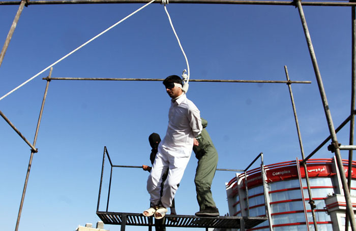 (تصاویر) اعدام قاتل طلافروش در مشهد (تصاویر) اعدام قاتل طلافروش در مشهد