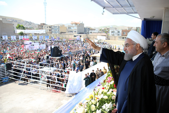 (تصاویر) استقبال از روحانی در مهاباد (تصاویر) استقبال از روحانی در مهاباد