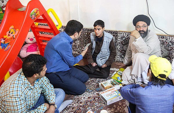 (تصاویر) این کودکان با چرک و زخم زندگی میکنند (تصاویر) این کودکان با چرک و زخم زندگی میکنند