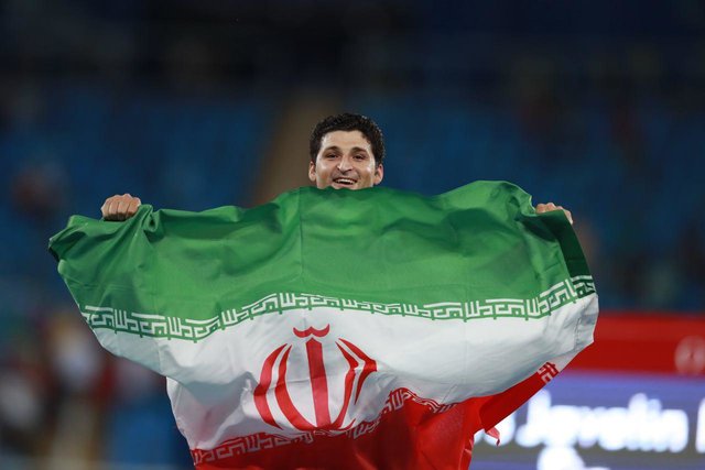 خالوندی 3بار رکورد جهان را شکست و قهرمان شد خالوندی 3بار رکورد جهان را شکست و قهرمان شد