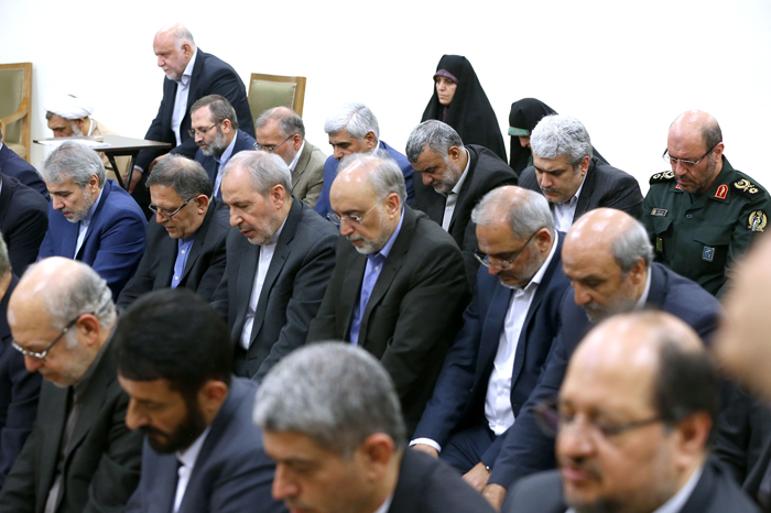 (تصاویر) دیدار اعضای هیأت دولت با رهبر انقلاب (تصاویر) دیدار اعضای هیأت دولت با رهبر انقلاب