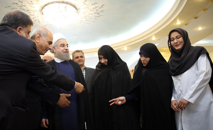 (تصاویر) روحانی زنگ آغاز سال تحصیلی را ب (تصاویر) روحانی زنگ آغاز سال تحصیلی را ب