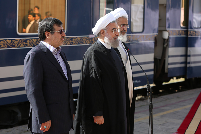 (تصاویر) روحانی با قطار به قزوین رفت (تصاویر) روحانی با قطار به قزوین رفت