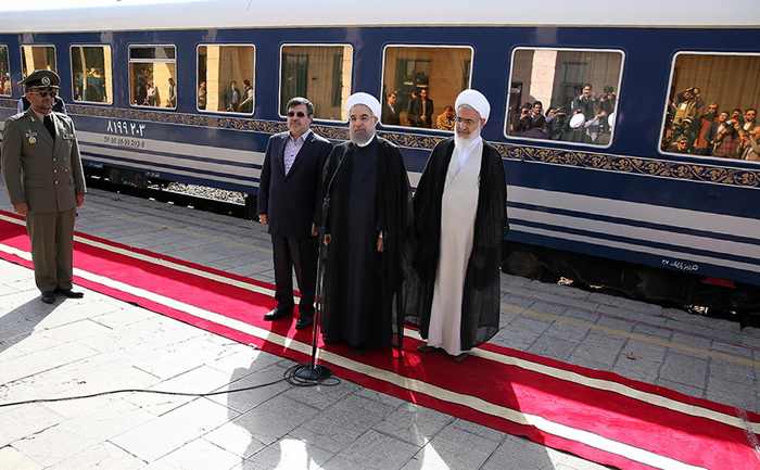 (تصاویر) روحانی با قطار به قزوین رفت (تصاویر) روحانی با قطار به قزوین رفت