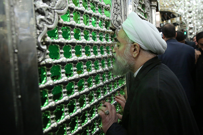 (تصاویر) روحانی در عزاداری عاشورا (تصاویر) روحانی در عزاداری عاشورا