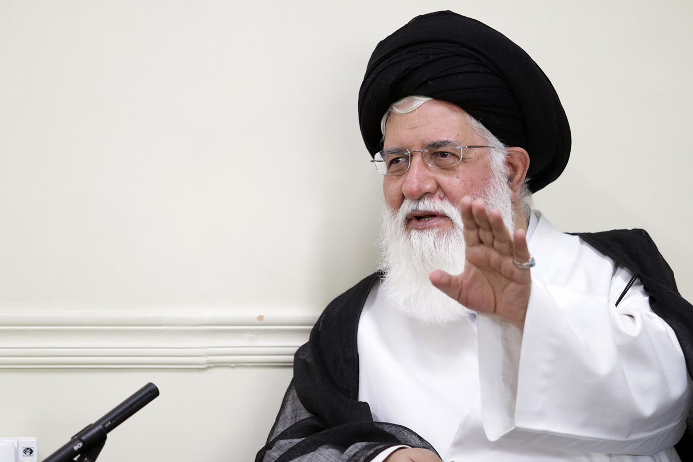 اختلافات دو علم الهدی اختلافات دو علم الهدی