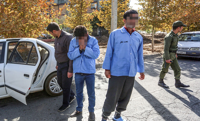 (تصاویر) بازسازی صحنه قتل ناموسی در مشهد (تصاویر) بازسازی صحنه قتل ناموسی در مشهد