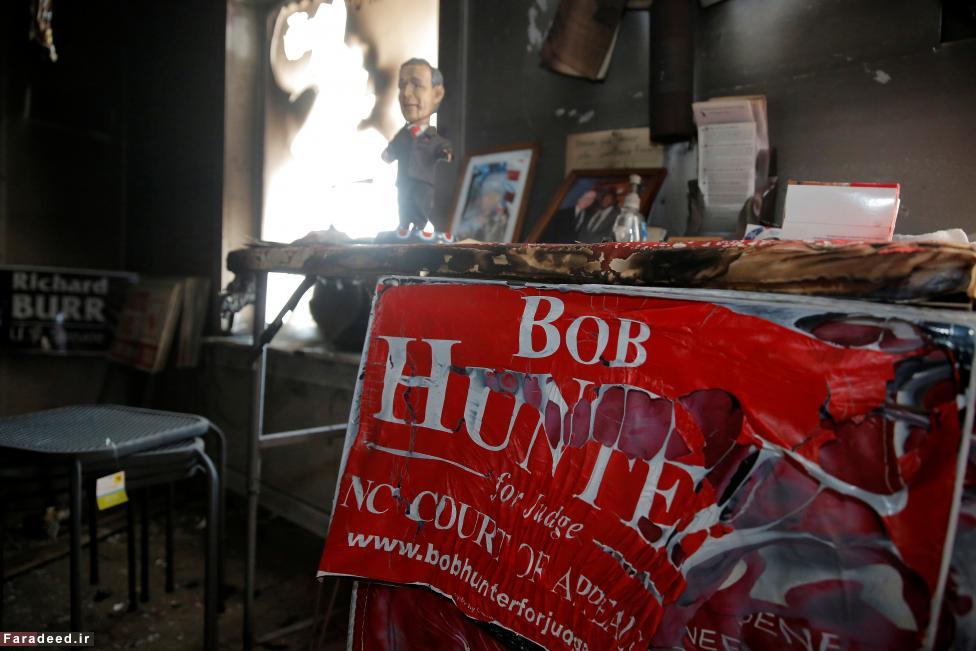 (تصاویر) به آتشکشیدن دفتر انتخاباتی ترامپ (تصاویر) به آتشکشیدن دفتر انتخاباتی ترامپ