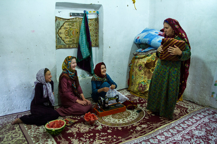 (تصاویر) زنان پنجه طلا
