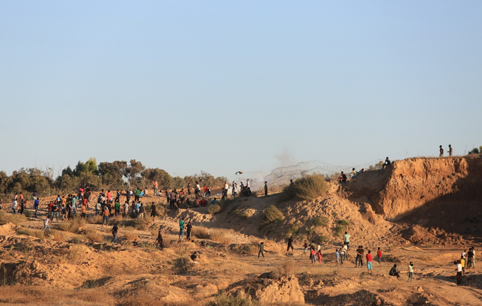 (تصاویر) حمله سربازان اسرائیل به جوانان در غزه