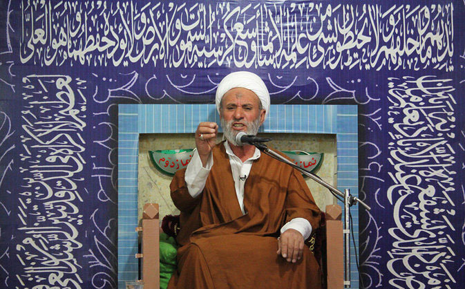 (تصاویر) زندگی یک روحانی در مزرعه زرشک (تصاویر) زندگی یک روحانی در مزرعه زرشک