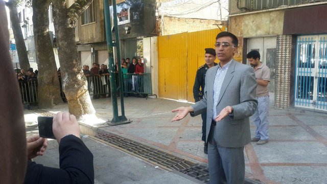 جنجال بازداشت یک متهم در کرمانشاه +(تصاویر) جنجال بازداشت یک متهم در کرمانشاه +(تصاویر)
