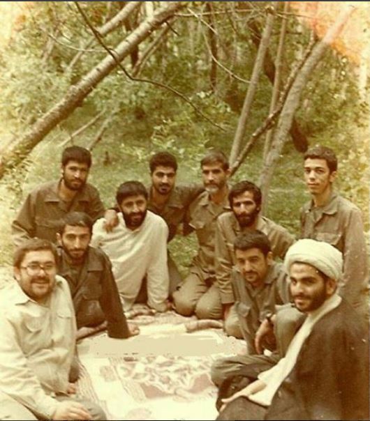 عکس قدیمی از سردار سلیمانی در دوران دفاع مقدس عکس قدیمی از سردار سلیمانی در دوران دفاع مقدس