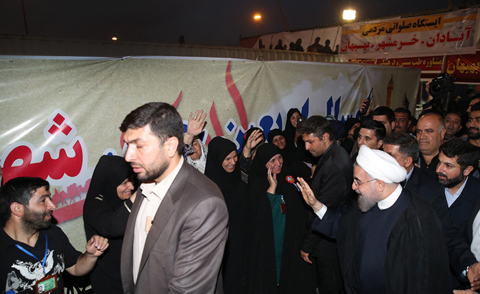 (تصاویر) روحانی زائران اربعین را بدرقه کرد (تصاویر) روحانی زائران اربعین را بدرقه کرد