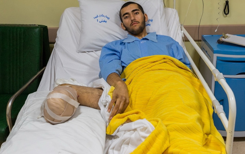 (تصویر) سرباز فداکار که پایش را برای نجات یک سگ از دست داد