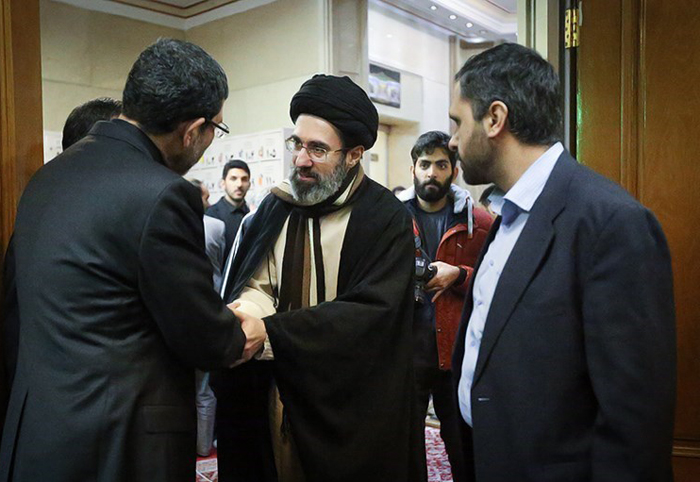 (تصاویر) فرزندان رهبرانقلاب در ختم آیت‌الله واعظ‌زاده
