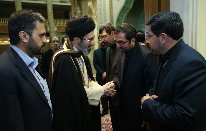 (تصاویر) فرزندان رهبرانقلاب در ختم آیت‌الله واعظ‌زاده